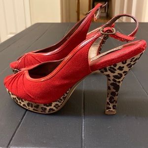 Sexy Steve Madden to die for
